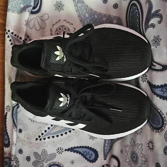 ADIDAS - Picture 5 of 10